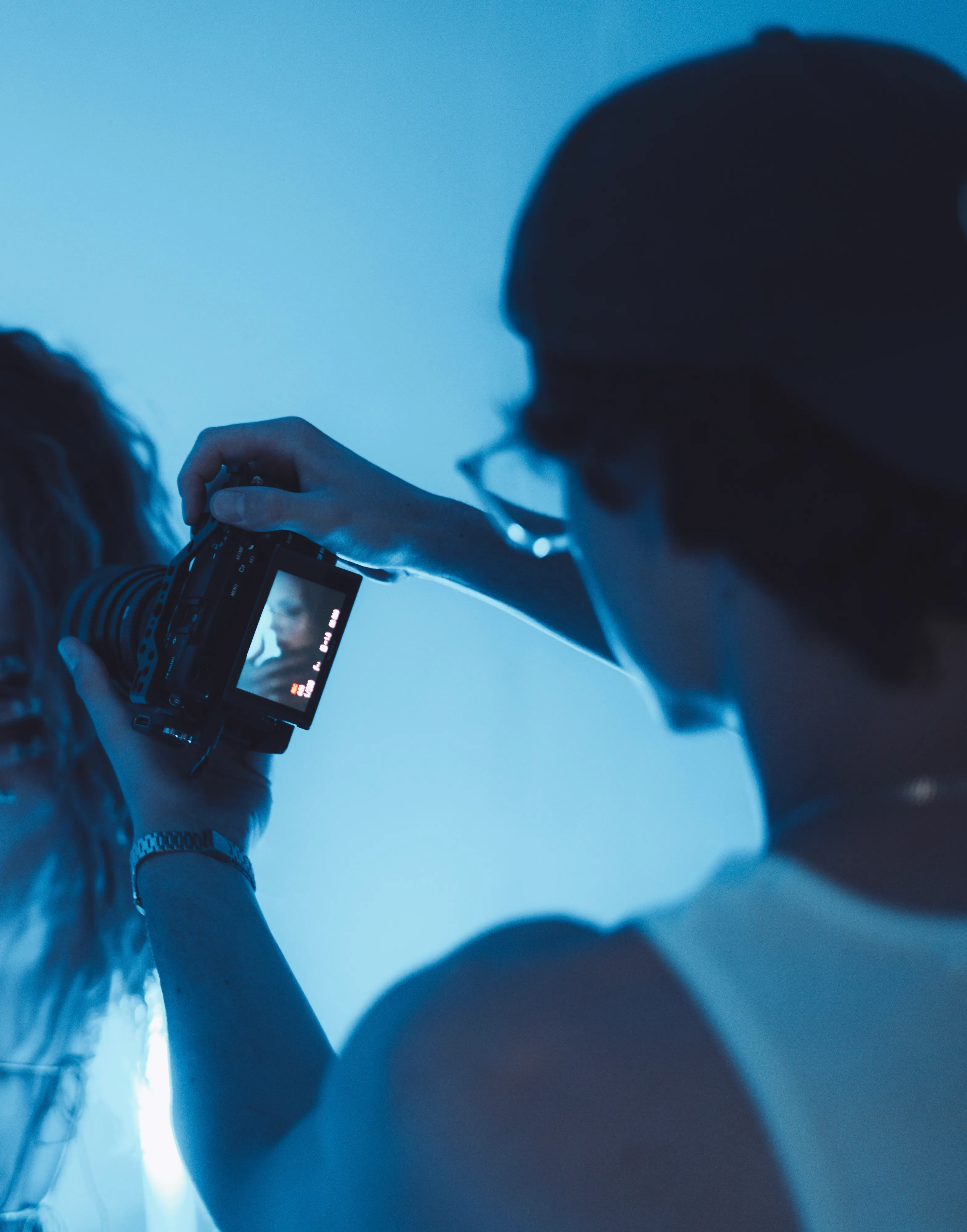 Production still from was du brauchst